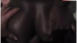 ریئلٹی کنگز کی طرف سے موہک Hadley Viscara کے ساتھ صوفے کے منظر پر