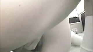 پراپرٹی سیکس سے پرجوش اسکائیلر ووکس کے ساتھ ہینڈ جاب ایکشن
