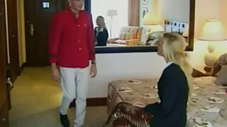 Perv شہر سے خوبصورت Penny Pax اور Summer Brielle کے ساتھ تھریسم بینگ