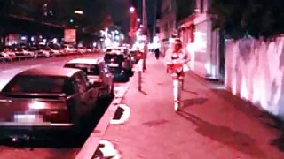 بینگ سے موہک سوفی پیاری کے ساتھ درمیانے سائز کی چوچیان فحش!
