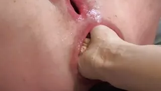بیڈ ویڈیو میں ڈیپر سے خوبصورت ریلی اسٹیل کے ساتھ