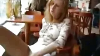 نوبل فلمز سے خوبصورت مارٹینا سمرالڈی کے ساتھ پتلی بینگ
